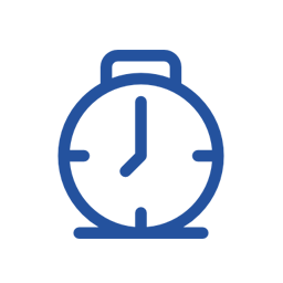 Naucyczielka i dzieci przy stole